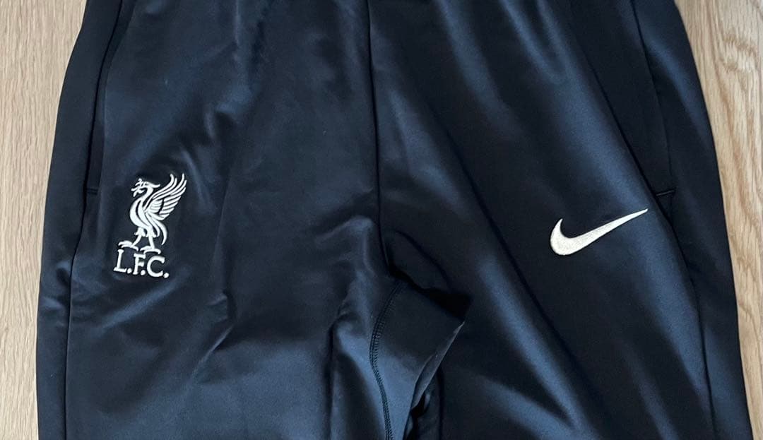 NIKE リバプール　トラックパンツ　トレーニングパンツ　サッカー　ジャージ