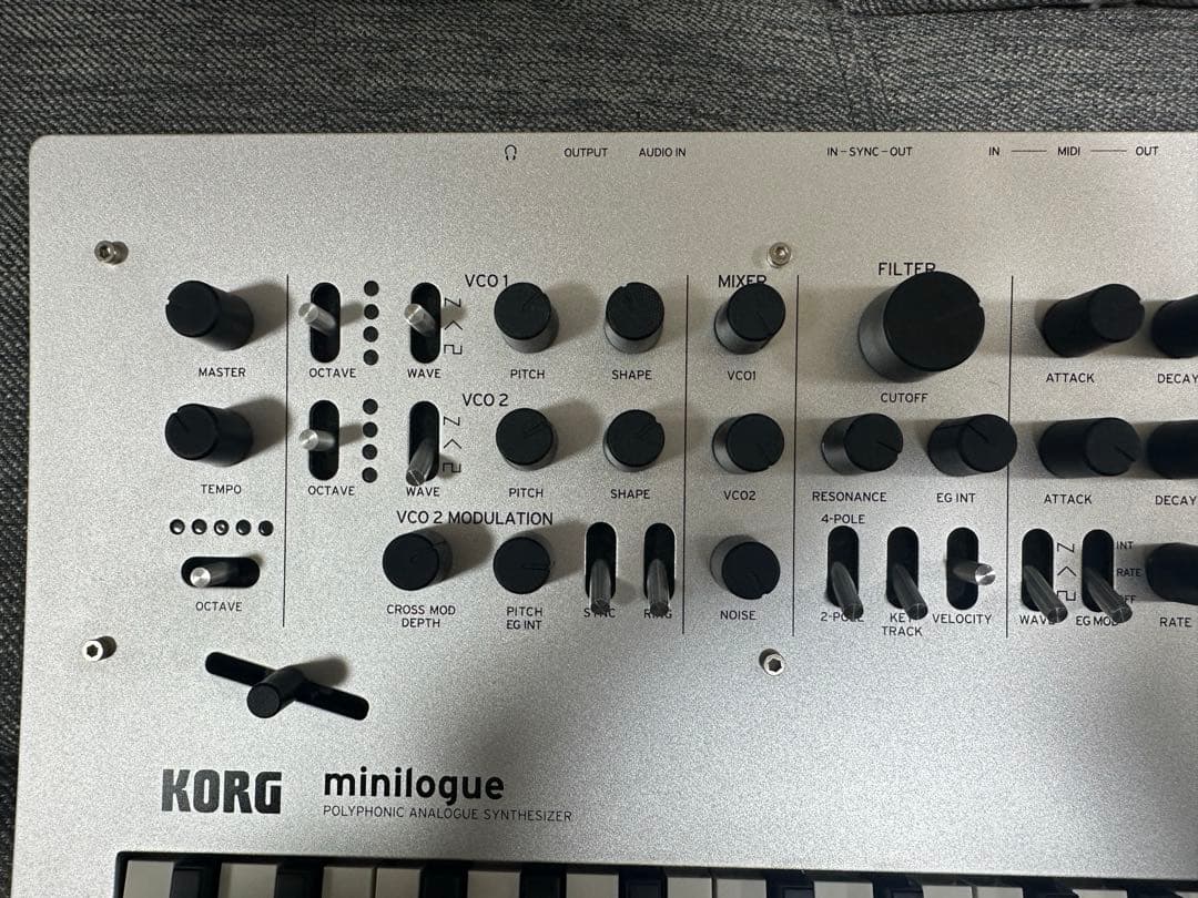 KORG minilogue アナログシンセサイザー 37鍵