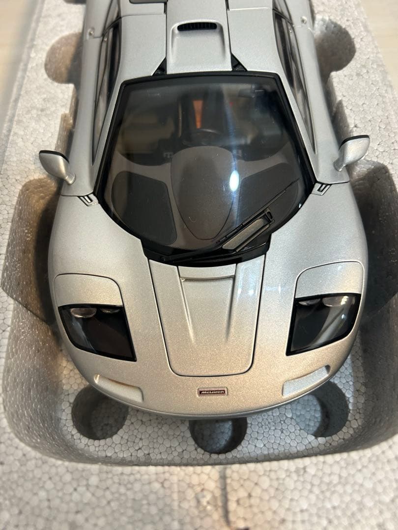 【未使用品】オートアート マクラーレンF1 マグネシウム シルバー