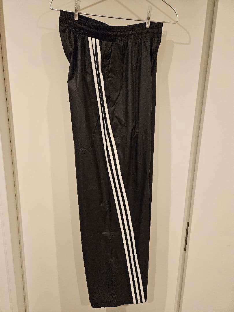 タグ付き新品未使用　adidas ワイドウーブントラックパンツ