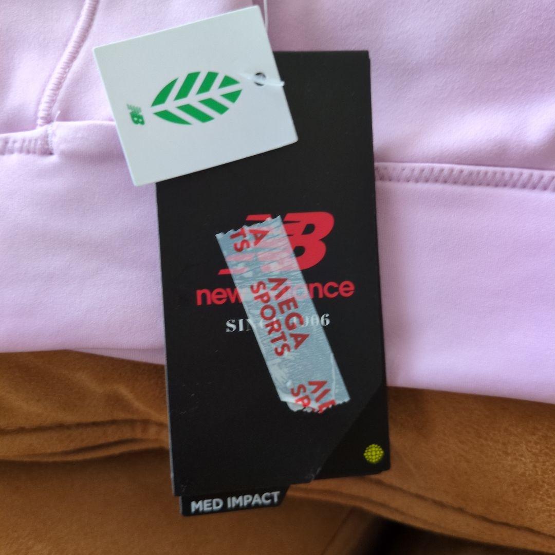 新品未使用)New Balanceスポーツブラ２枚！Sサイズ定価17600円