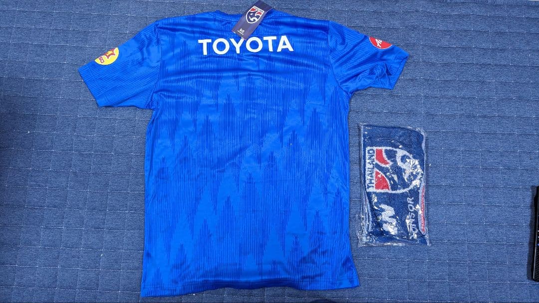 サッカー　ユニフォーム　タイ