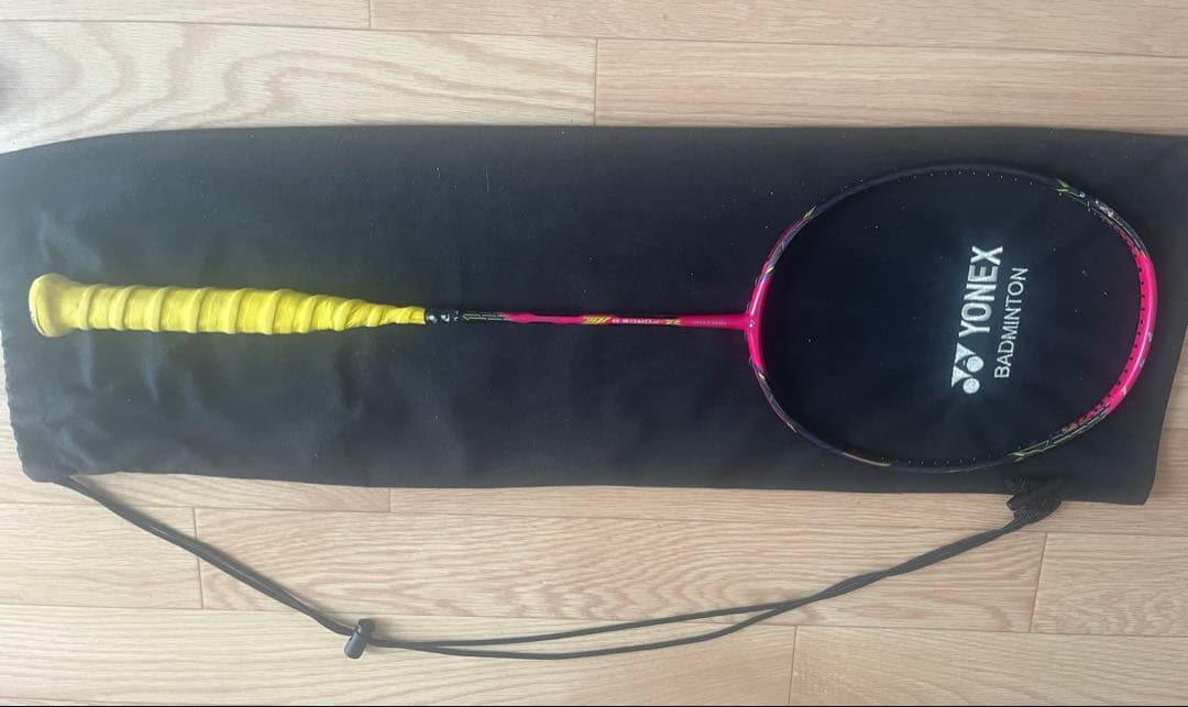 YONEX バドミントンラケット2本とアクセサリー