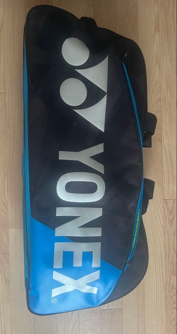 YONEX バドミントンラケット2本とアクセサリー