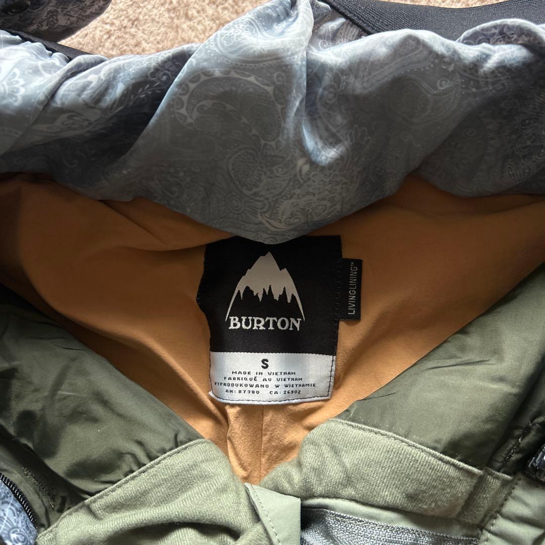Burtonスノボーウェア上下