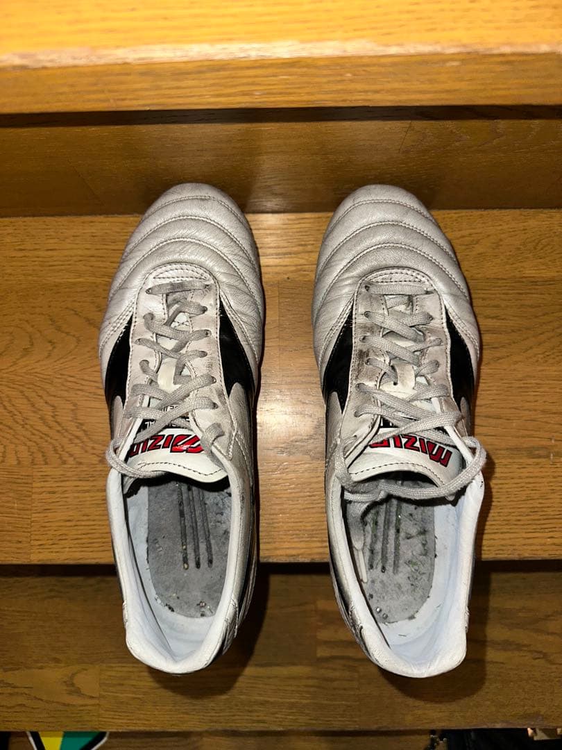 Mizuno Morelia サッカーシューズ ホワイト/ブラック/レッド