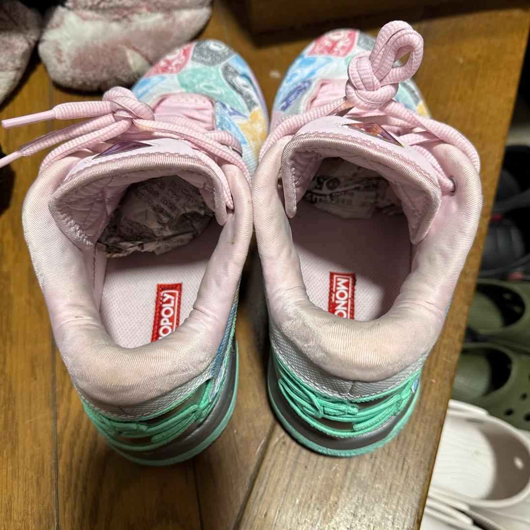 Nike バスケットシューズ お金の模様