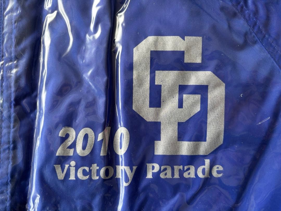 新品未使用　中日ドラゴンズ2010優勝記念CREW Jacket 5