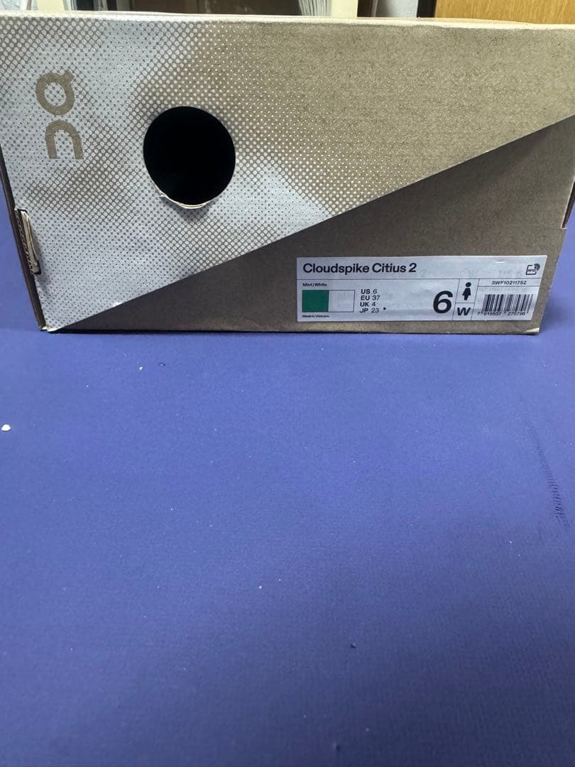 新品未使用On シティウス2 23.0cm