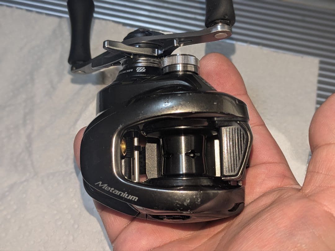 シマノ SHIMANO 20メタニウム HG 右ハンドル　本体のみ