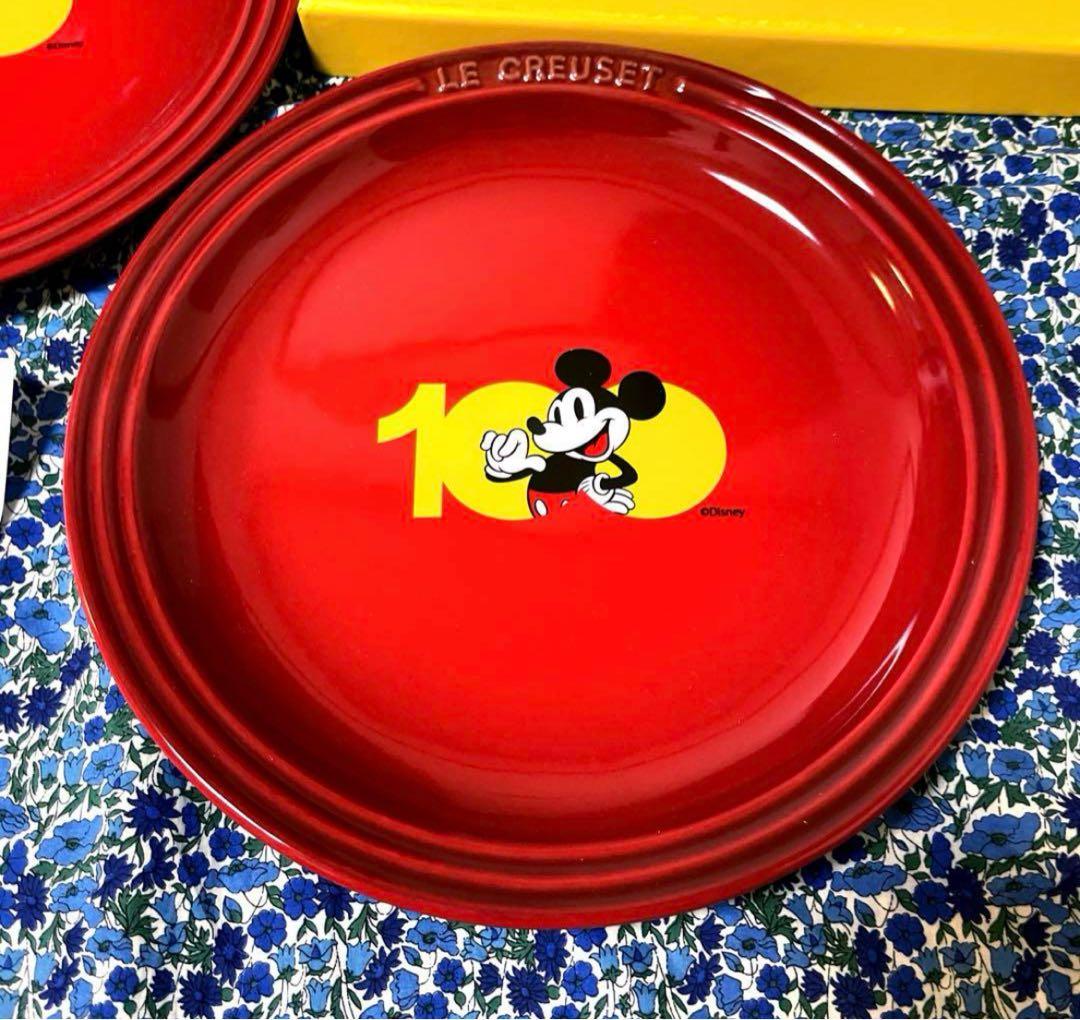 ルクルーゼ プレート ペア　19cm ディズニー 100周年 チェリーレッド
