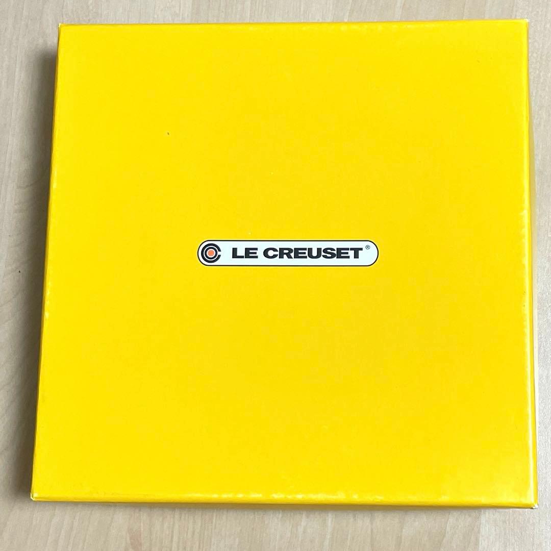 ルクルーゼ プレート ペア　19cm ディズニー 100周年 チェリーレッド