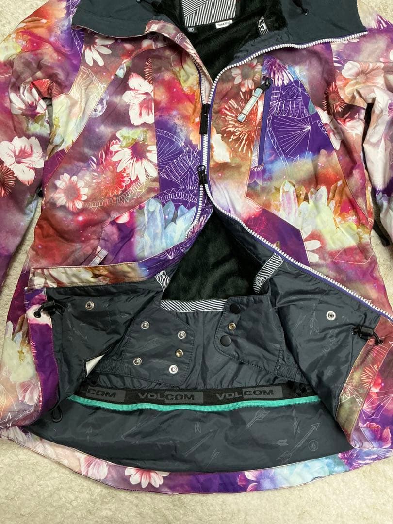 【極美品・試着のみ】✨VOLCOM　スノーボードウェア　花柄　レディース　S