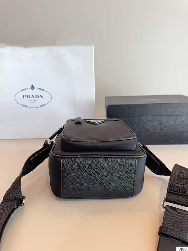 非売品 PRADA ショルダーバッグ カメラバッグ VIP @20