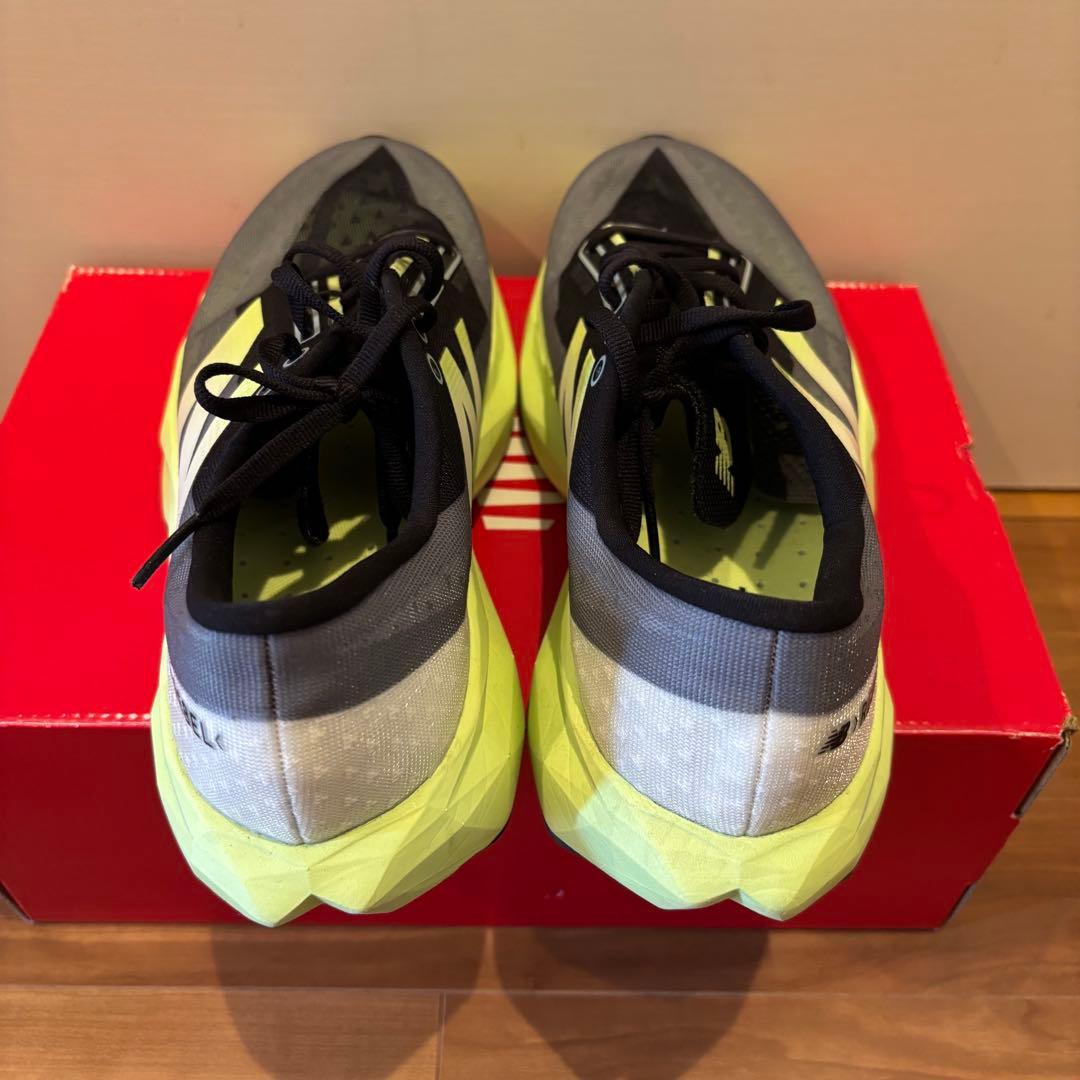 ニューバランスランニングシューズフューエルセル レベル v4 MFCXLS4 D