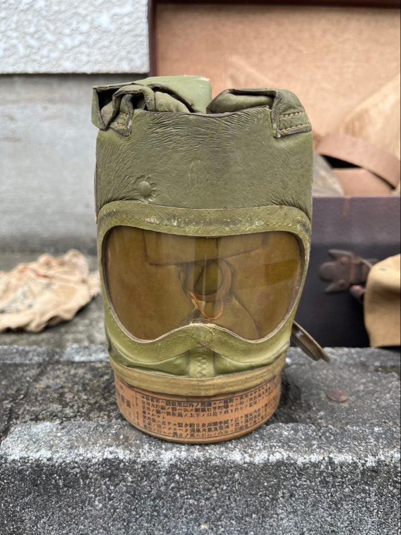 当時物！実物！第二次世界大戦ヘルメットと布製袋セット