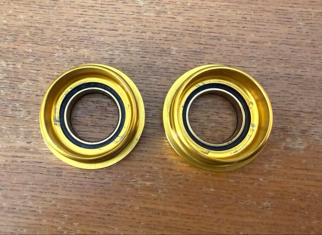 TOKEN BB30セラミックベアリング　シマノ24mm 42mm✖️58mm美品