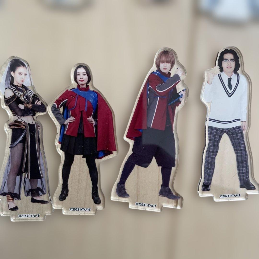 仮面ライダーガッチャード　アクリルスタンド　仮面ライダーストア