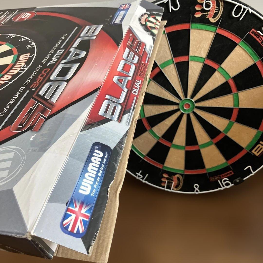 公式　Winmau Blade 5 ダーツボード　重厚　プロ　本格派　麻