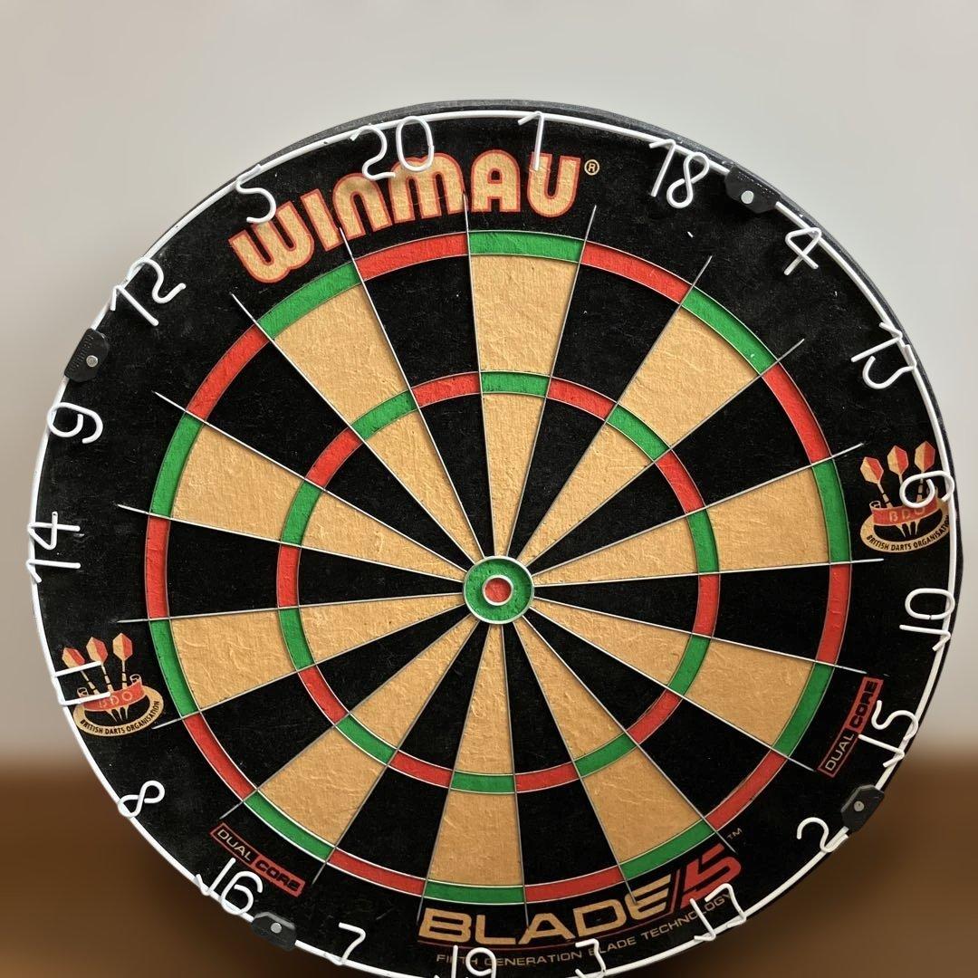 公式　Winmau Blade 5 ダーツボード　重厚　プロ　本格派　麻