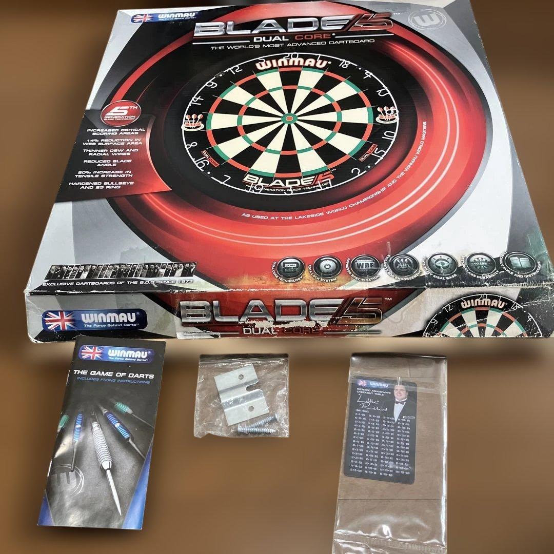 公式　Winmau Blade 5 ダーツボード　重厚　プロ　本格派　麻