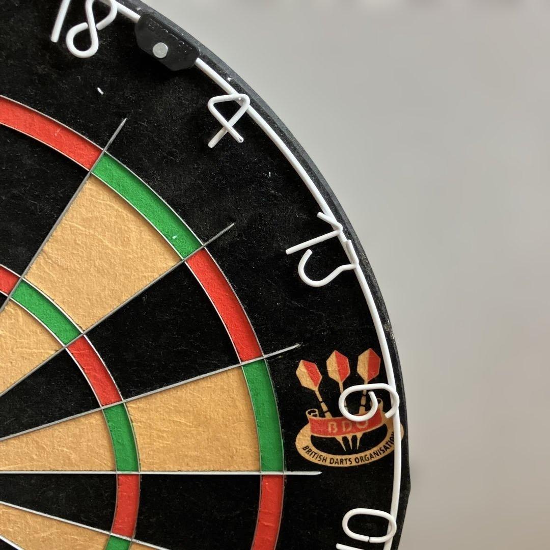 公式　Winmau Blade 5 ダーツボード　重厚　プロ　本格派　麻