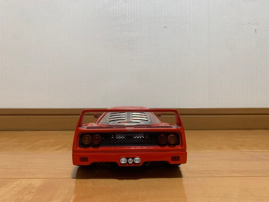 Ferrari F40 ミニカー 1/18 赤