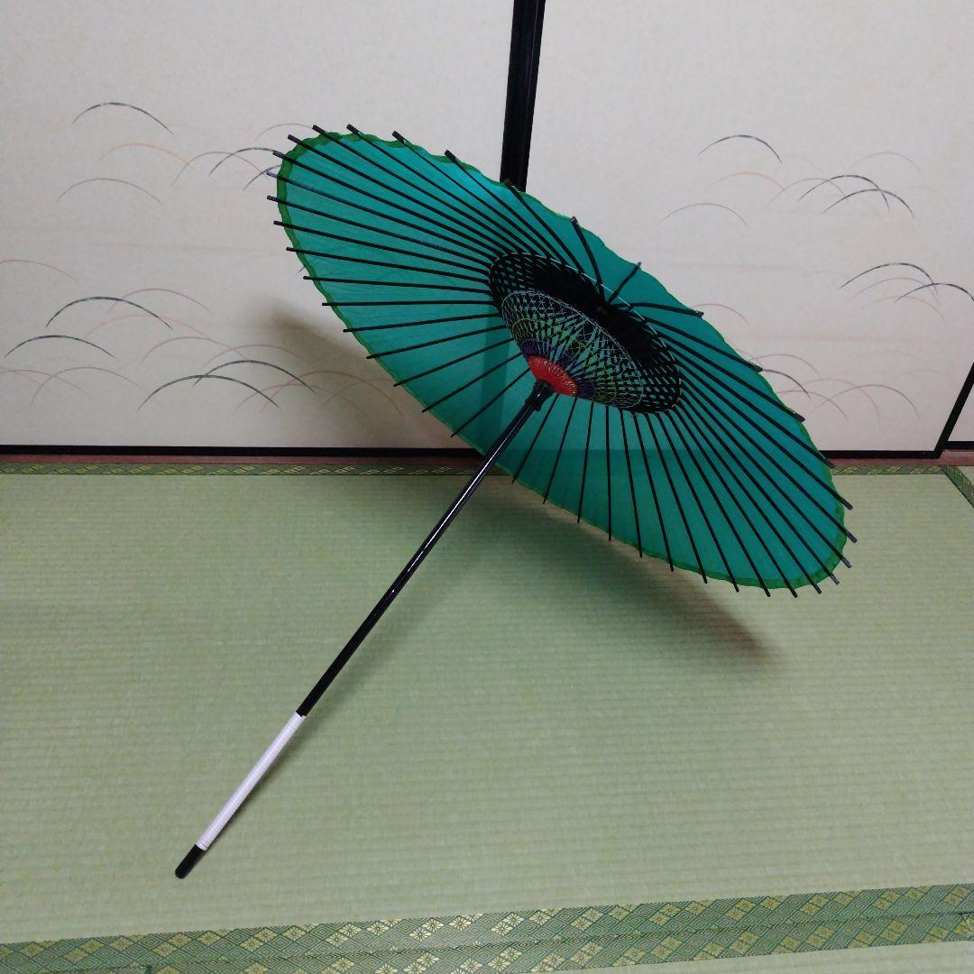 舞踊傘 桐-6703 黒塗り骨と無地の緑色