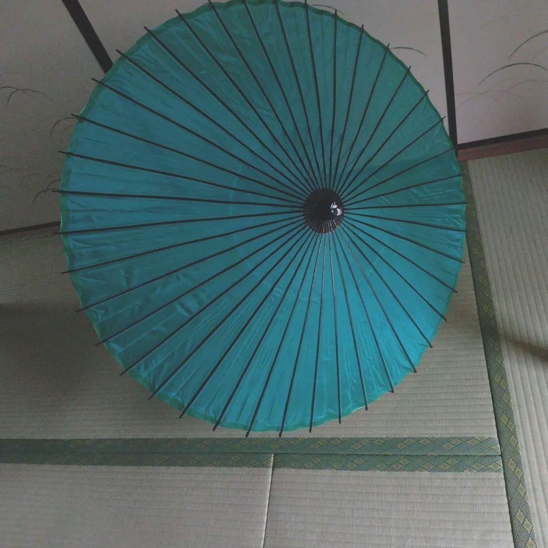 舞踊傘 桐-6703 黒塗り骨と無地の緑色