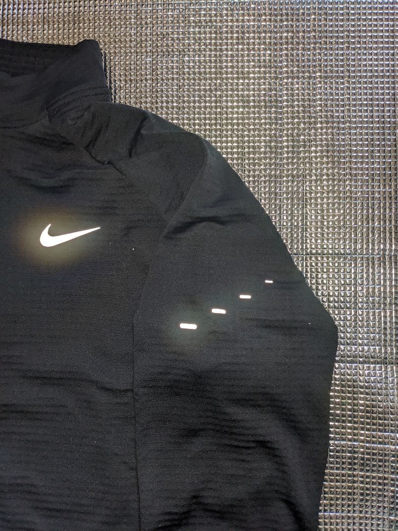 Nike ストライド ランニングトップ Mサイズ黒【新品・4,931円OFF】