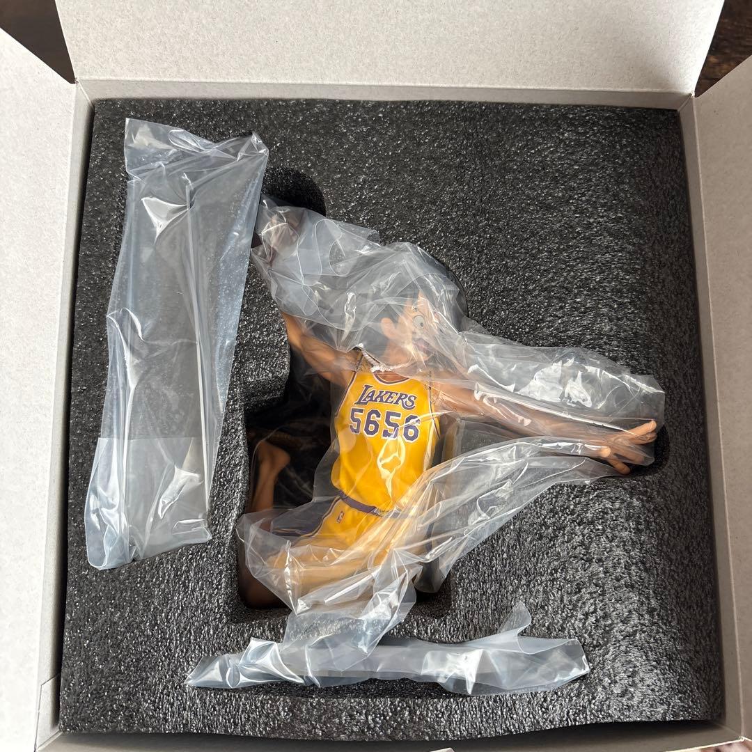 ONE PIECE NBA ロサンゼルスレイカーズ コラボフィギュア