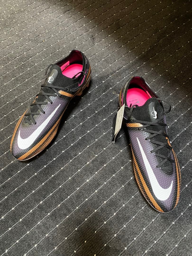 ナイキ ファントム GT2 エリート FG サッカースパイク　新品