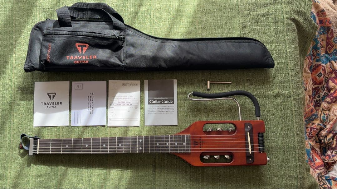 Traveler Guitar Ultra-Light ブラウン　【値下げ】