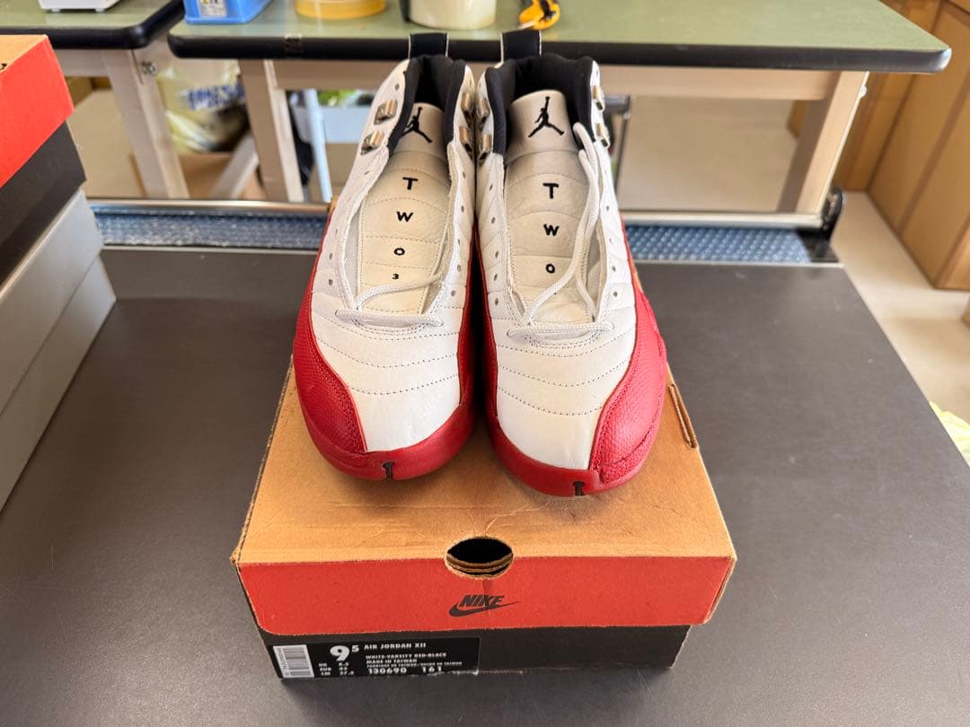 Air Jordan XII 9.5 ホワイト/バージニアリティレッド