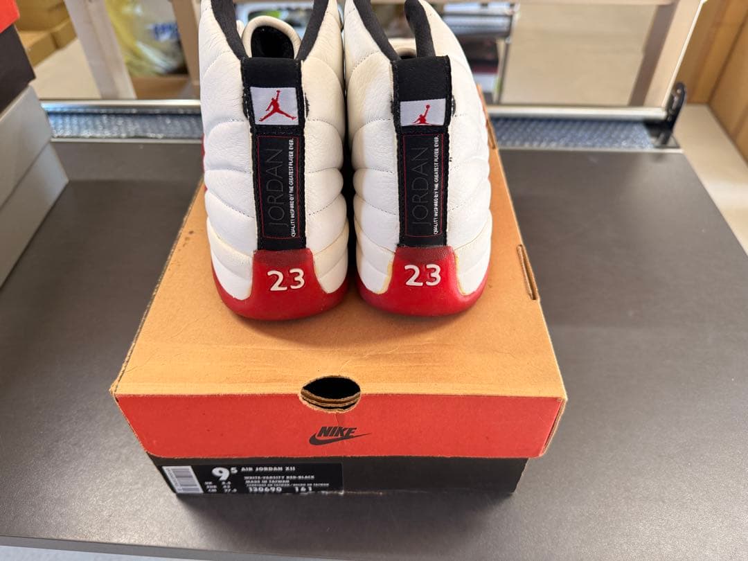 Air Jordan XII 9.5 ホワイト/バージニアリティレッド