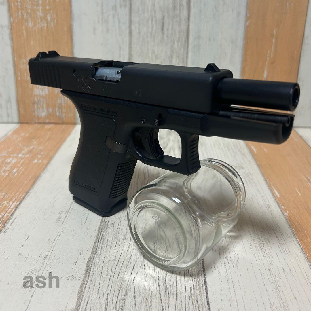 【MGC製】GLOCK 19 ガスブロ　スペアマガジン付き　樹脂製