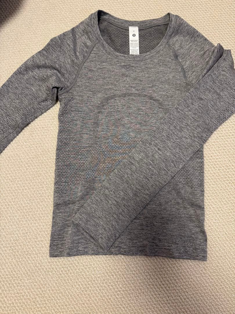 ハワイ限定Lululemon Swiftly Tech Long Sleeve