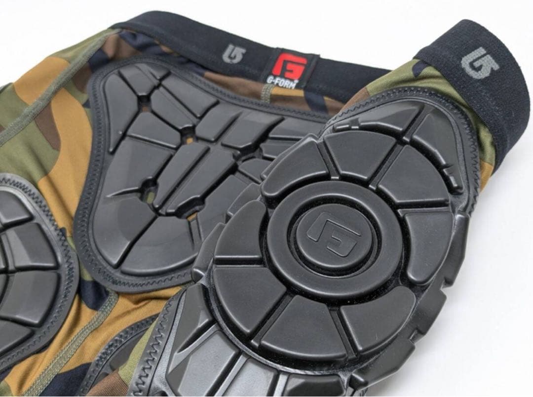 【定価17600円】BURTON IMPACT SHORT ケツパット Sサイズ
