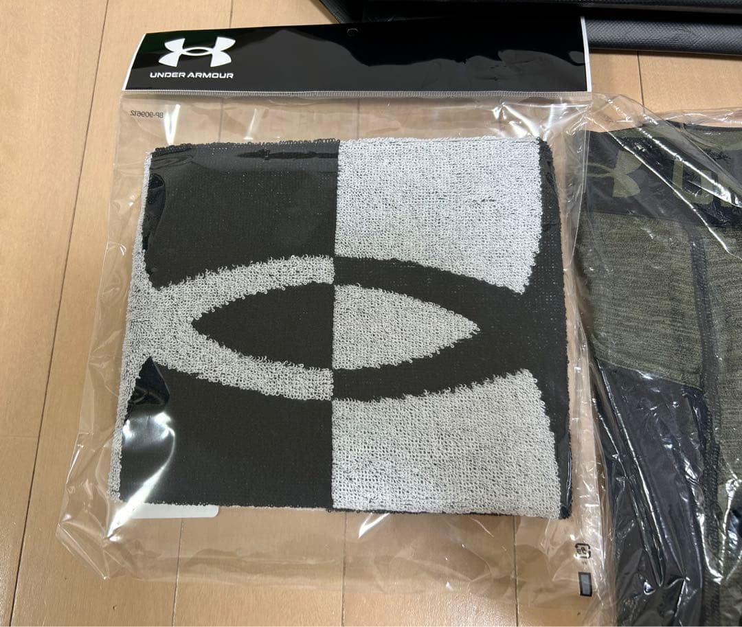 新品!! アンダーアーマー Sサイズ 福袋