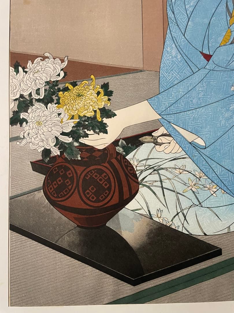 伊東深水　「菊を活ける勅使ヶ原霞女史」　木版画　刷り込みサイン シール有り　共箱