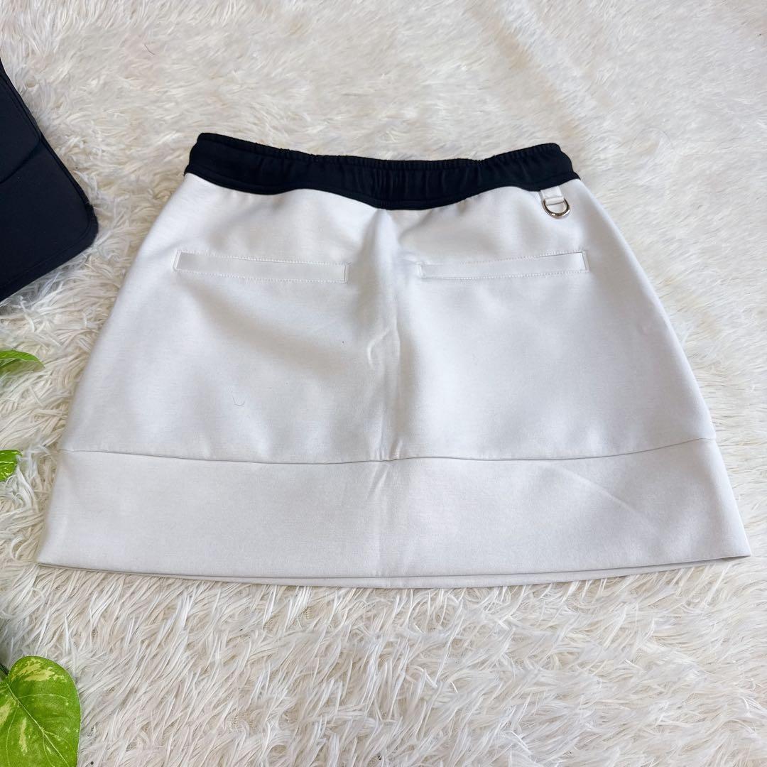 【V12】美品 スカート ホワイト ジップロゴ 0サイズ レディース