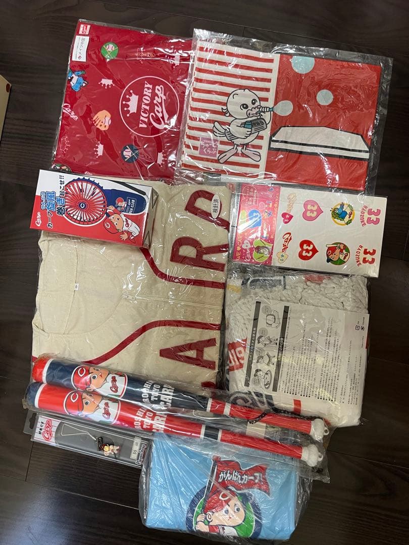 広島カープ サイン色紙　他グッズ