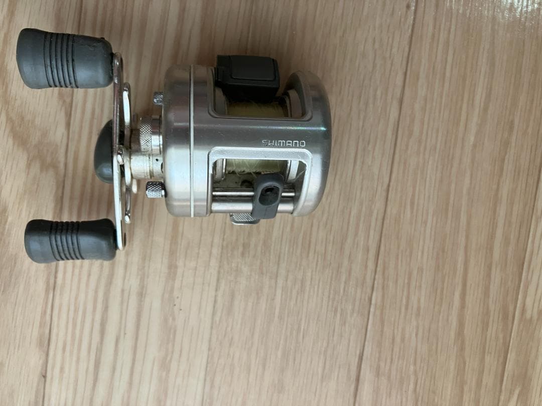 シマノカルカッタ100 右ハンドル