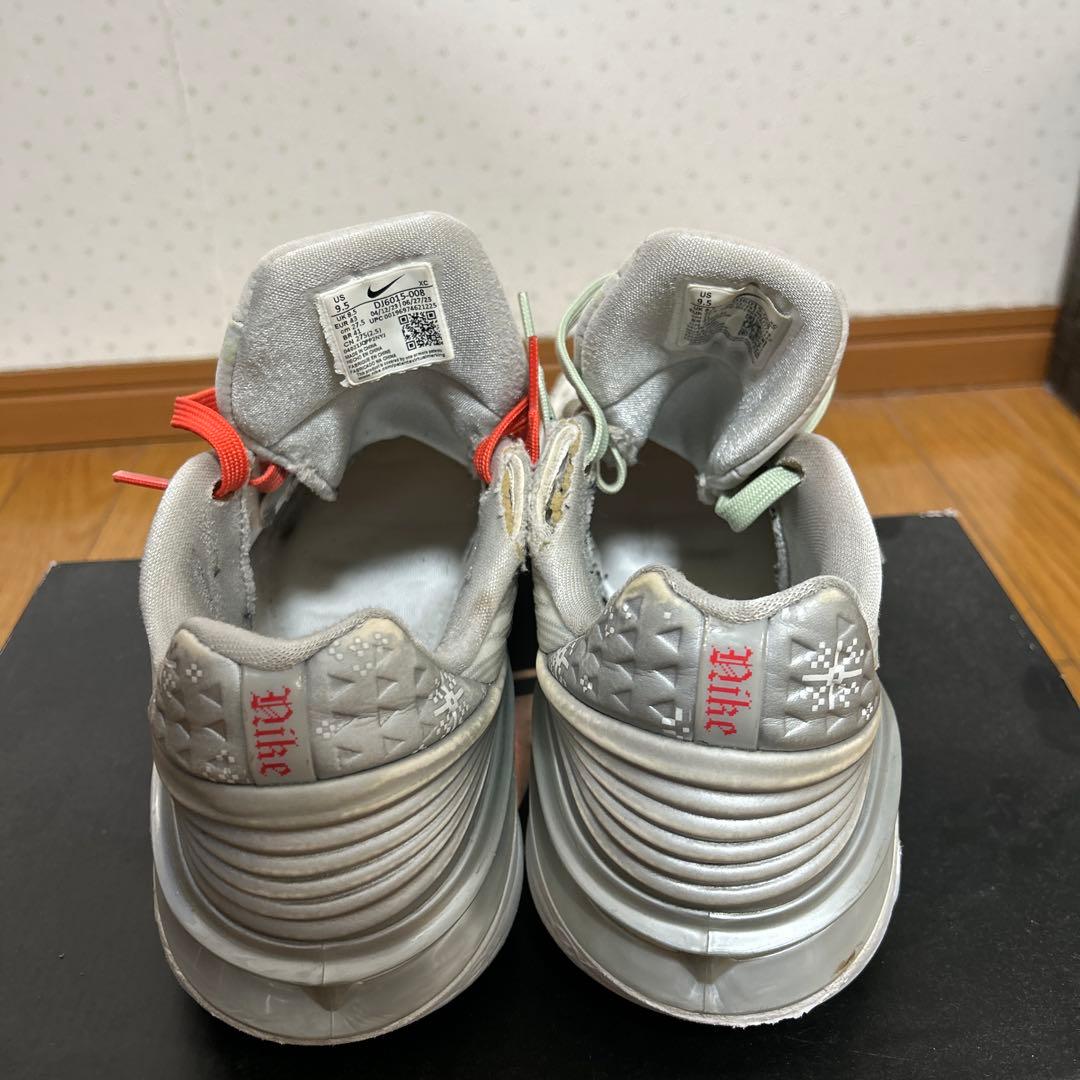 GT 2クリスマスカラーバスケットボールシューズ グレー/レッド