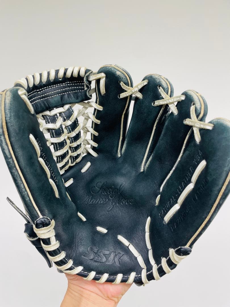 【美品】SSK エスエスケー　軟式野球用　内野手用 黒色　白色　グローブ　野球