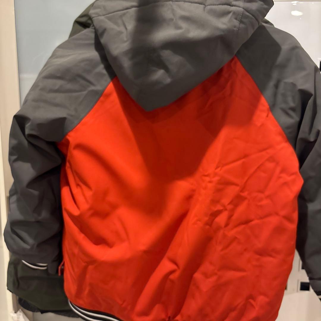 連休お値下げ　Burton ウェア上下、5/6サイズ　120〜135