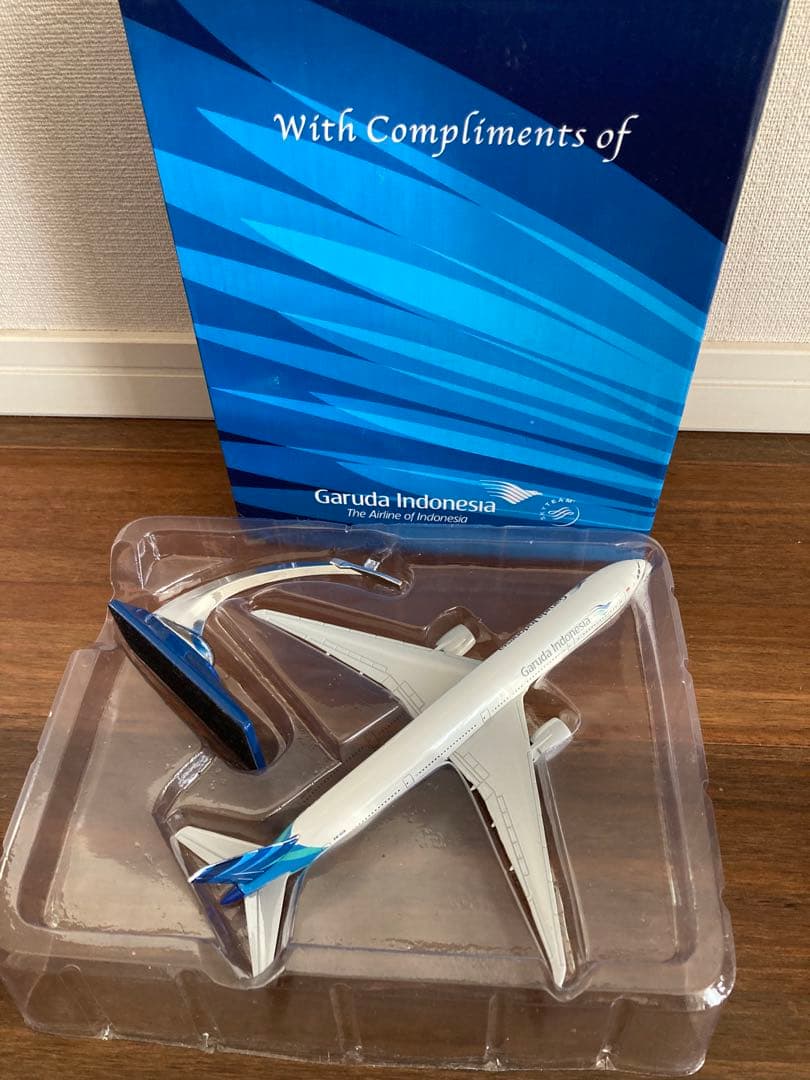 Garuda Indonesia B777-300ER 模型 1/400