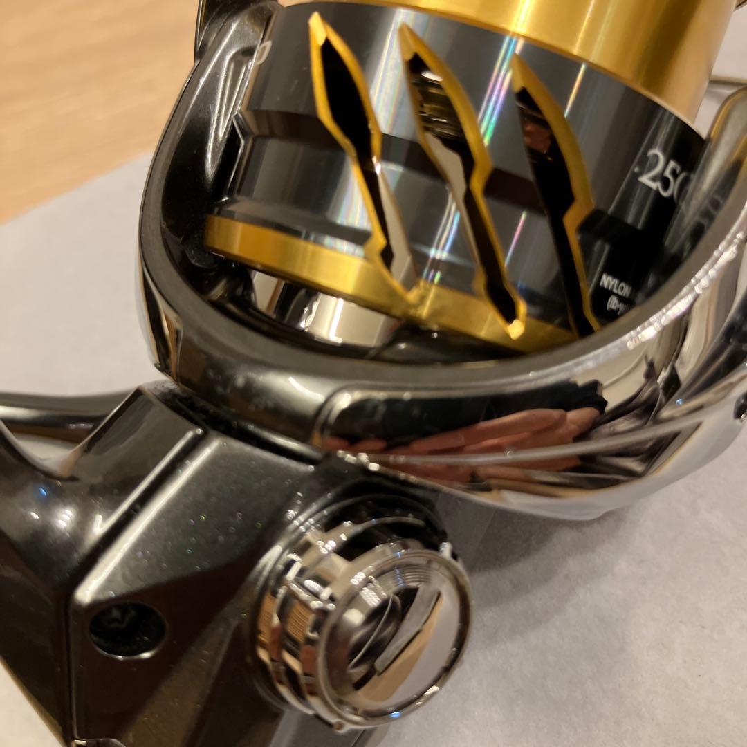 SHIMANO TP スピニングリール 20ツインパワー２５００s 中古
