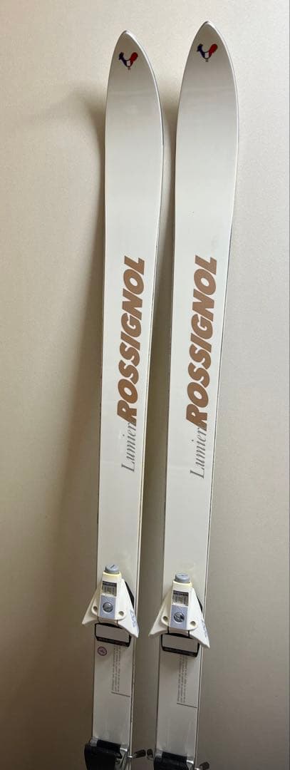 ROSSIGNOL スキー板 ホワイト＆ellesseのスキーカバー付き