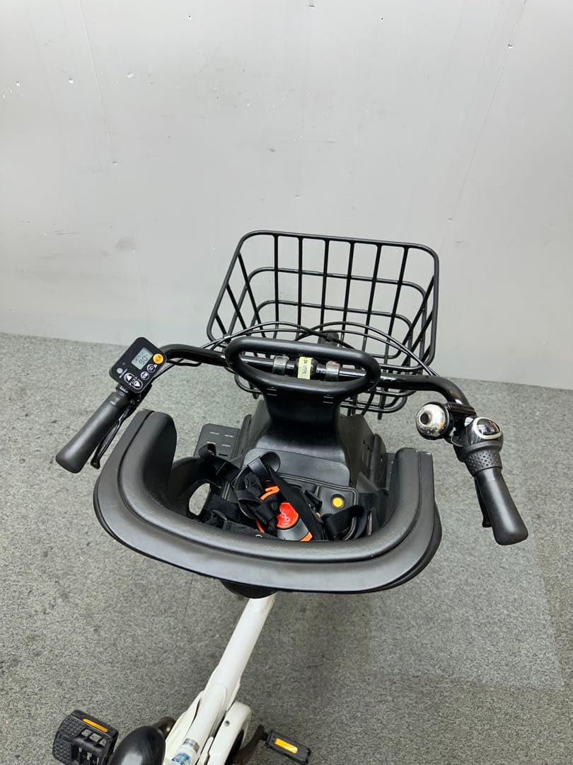 人気な車種　パナソニックギュットアニーズ　3人乗り　チャイルドシート付き　買い得